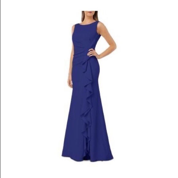 Robe Cascade Carmen Marc Valvo Infusion En Ivoire - Taille 4, Neuve Sans étiquettes, Longueur Longue